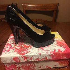 Chinese Laundry heel